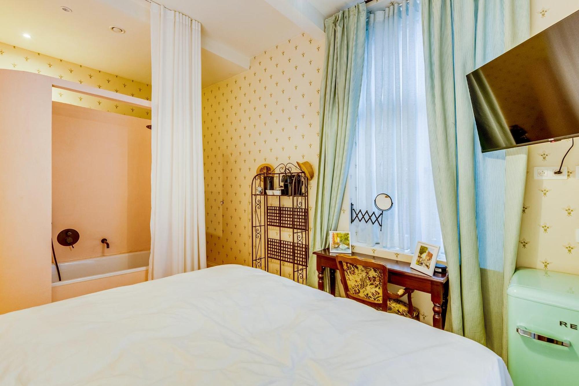 Gezellige Romantische Kamer In Hartje Miss Marlyn * Bruges